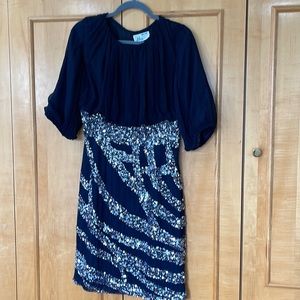 Miri New York Couture Size 6 Navy lined dress with appliqués..true gem☘️☘️